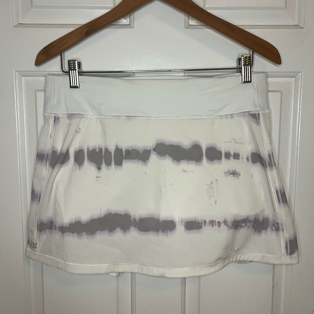Lululemon Athletica White and Gray Skirt 8 reposhing bc I bought the wrong size - Picture 16 of 16